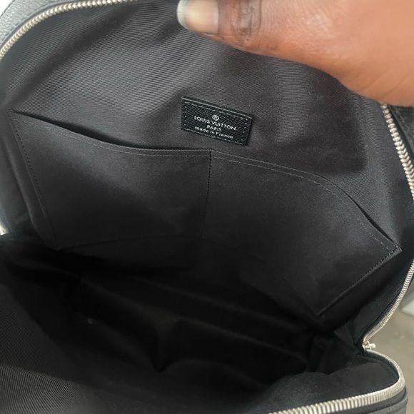 Authentic Louis Vuitton black Taiga Adrian Backpack - Picture 12 of 16